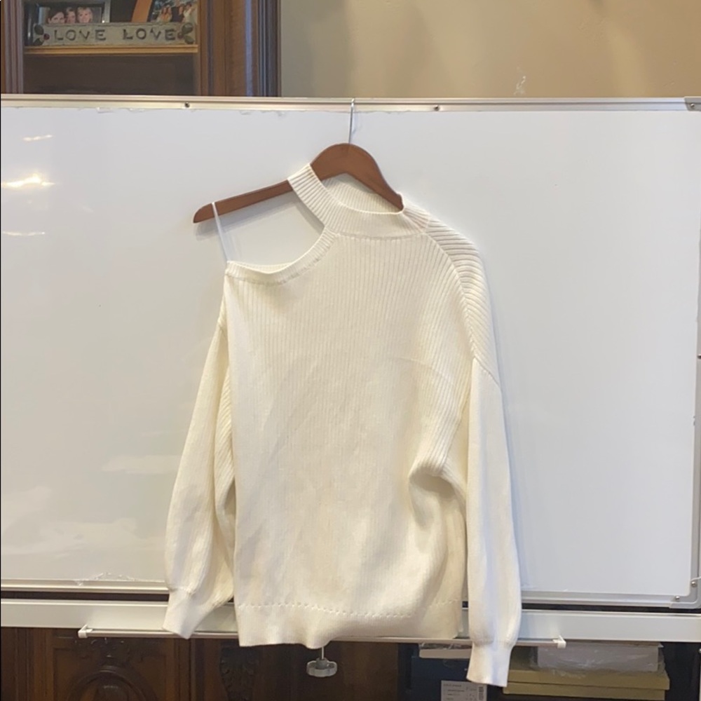 Bridge cut off shoulder sweater